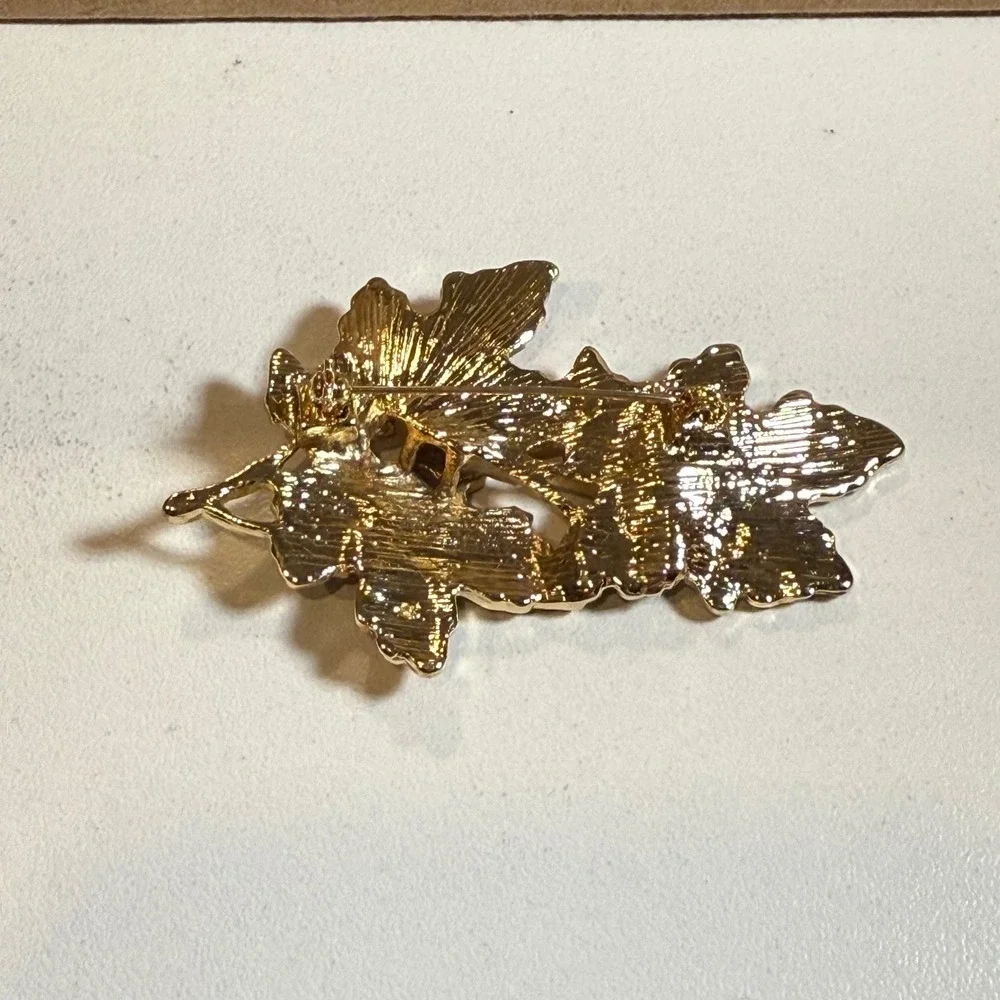 Vintage Autumn Leaf‎ Brooch Pin Gold Tone Enamel Fall Colors Vintage Style